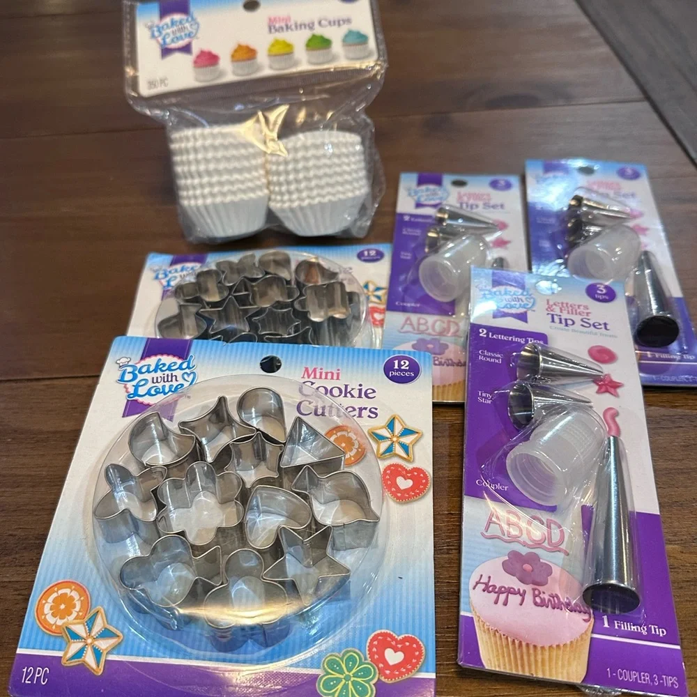 Baking‎ Supplies Bundle – Mini Cookie Cutters, Cupcake Liners & Icing Tips (New)